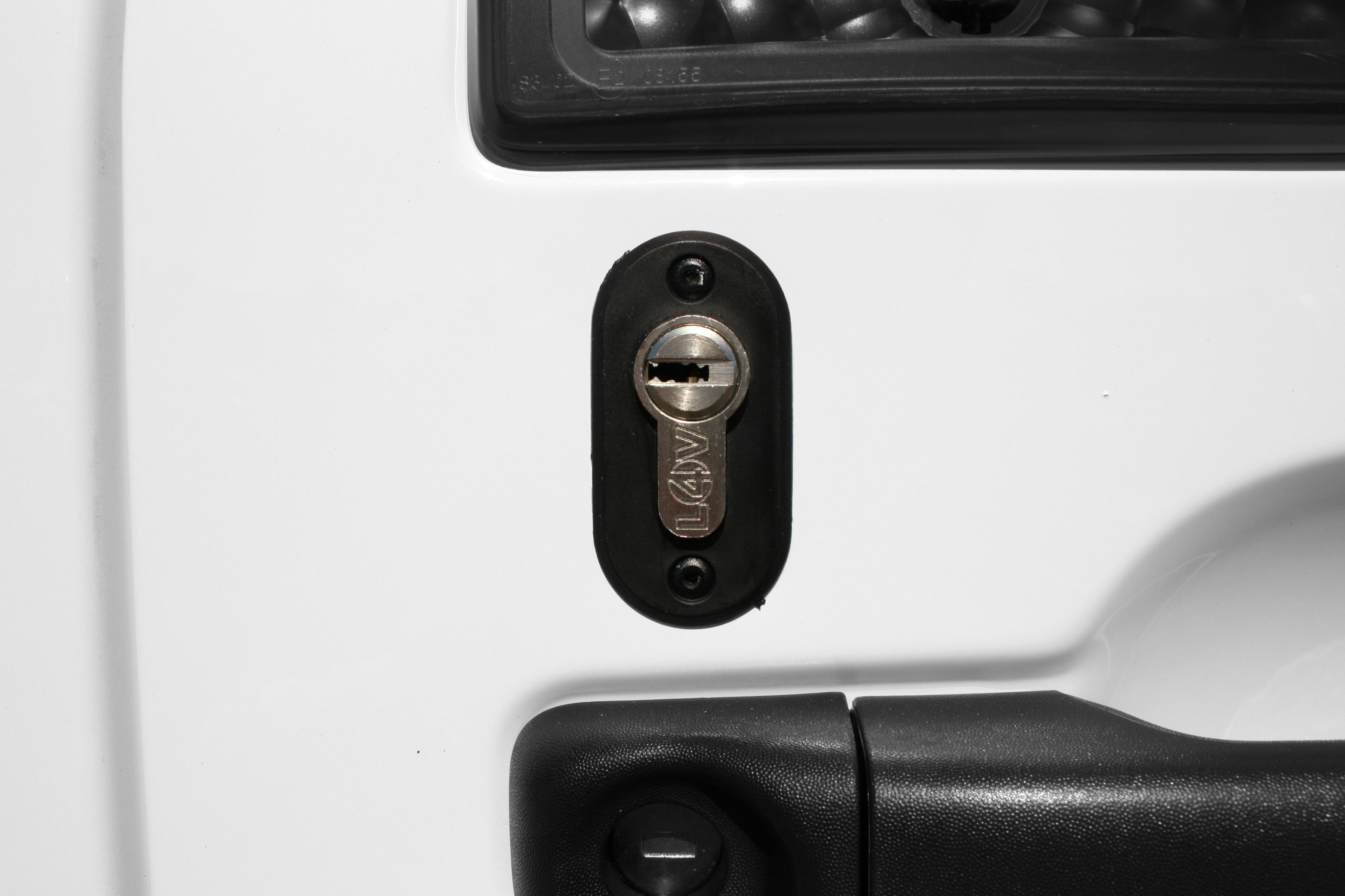 Deadlock cylinder external BW