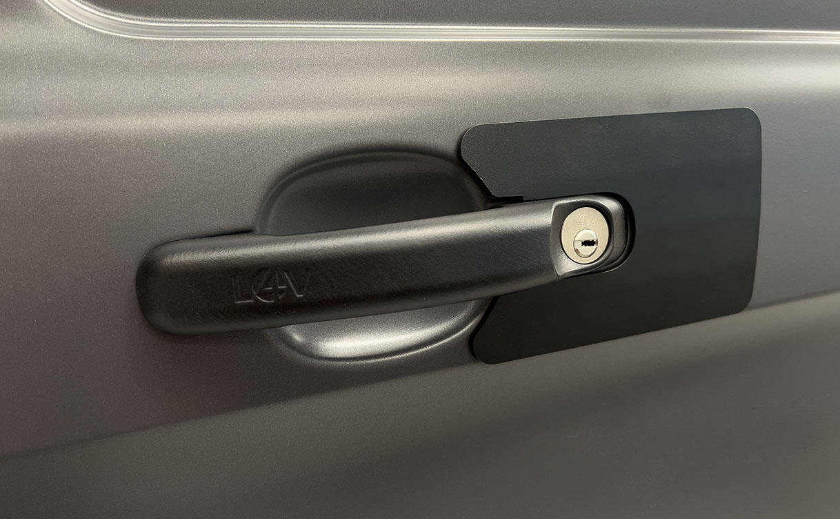 Generation 2 L4V Slamhandle with protective plate