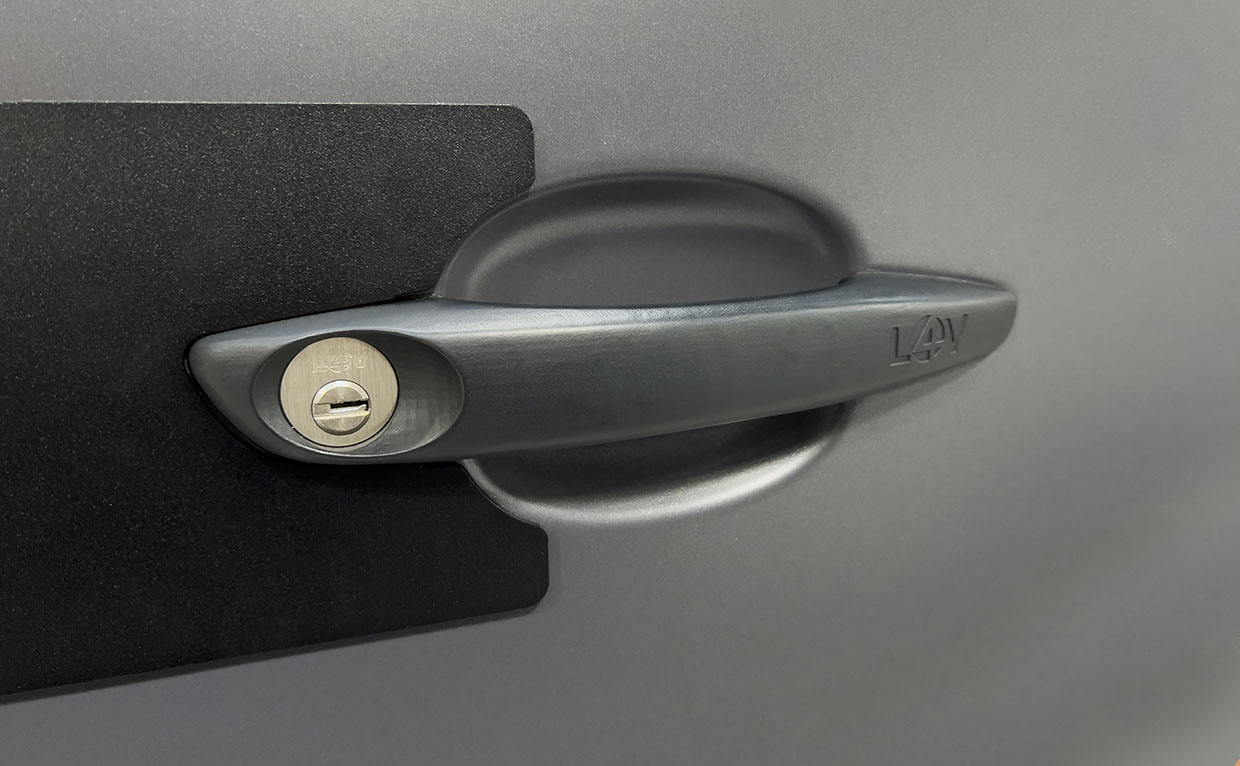 generation 2 L4V slamhandle with handle, lock and protective plate