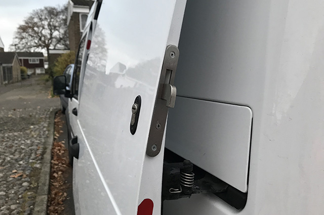 Ford Connect 2002 - 14 Hook Lock