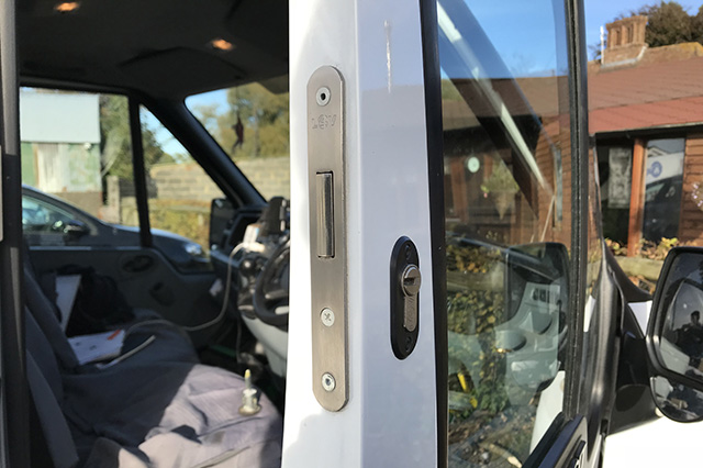 MK7 Ford Transit 2000 onwards L4V Deadlock