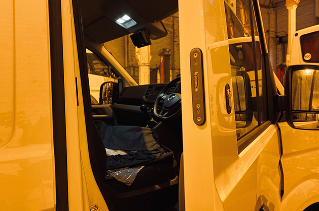 Volkswagen Crafter 2017 Deadlock