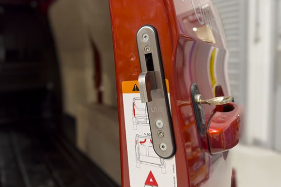 L4V Hook Lock for Vans